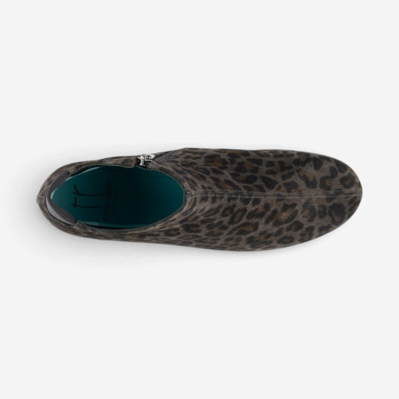 Gaga Leopard Print