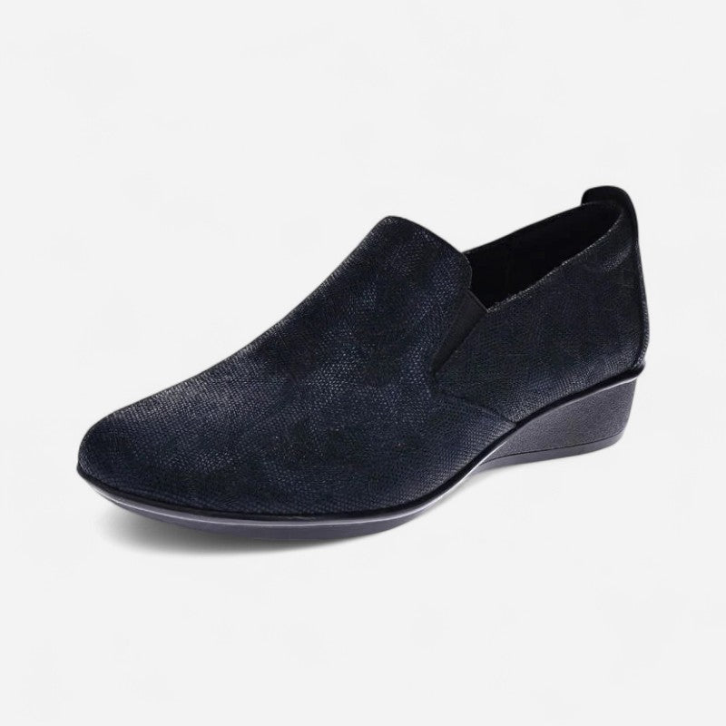Jamaica Black Angle